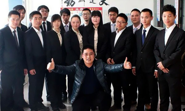 塑料托盤廠家團隊圖片