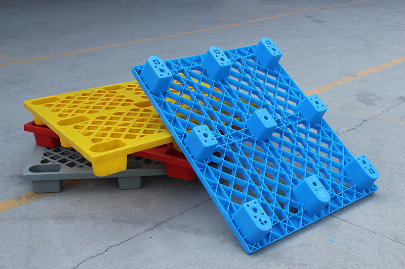 為什么九腳塑料托盤更受歡迎？價格更便宜?