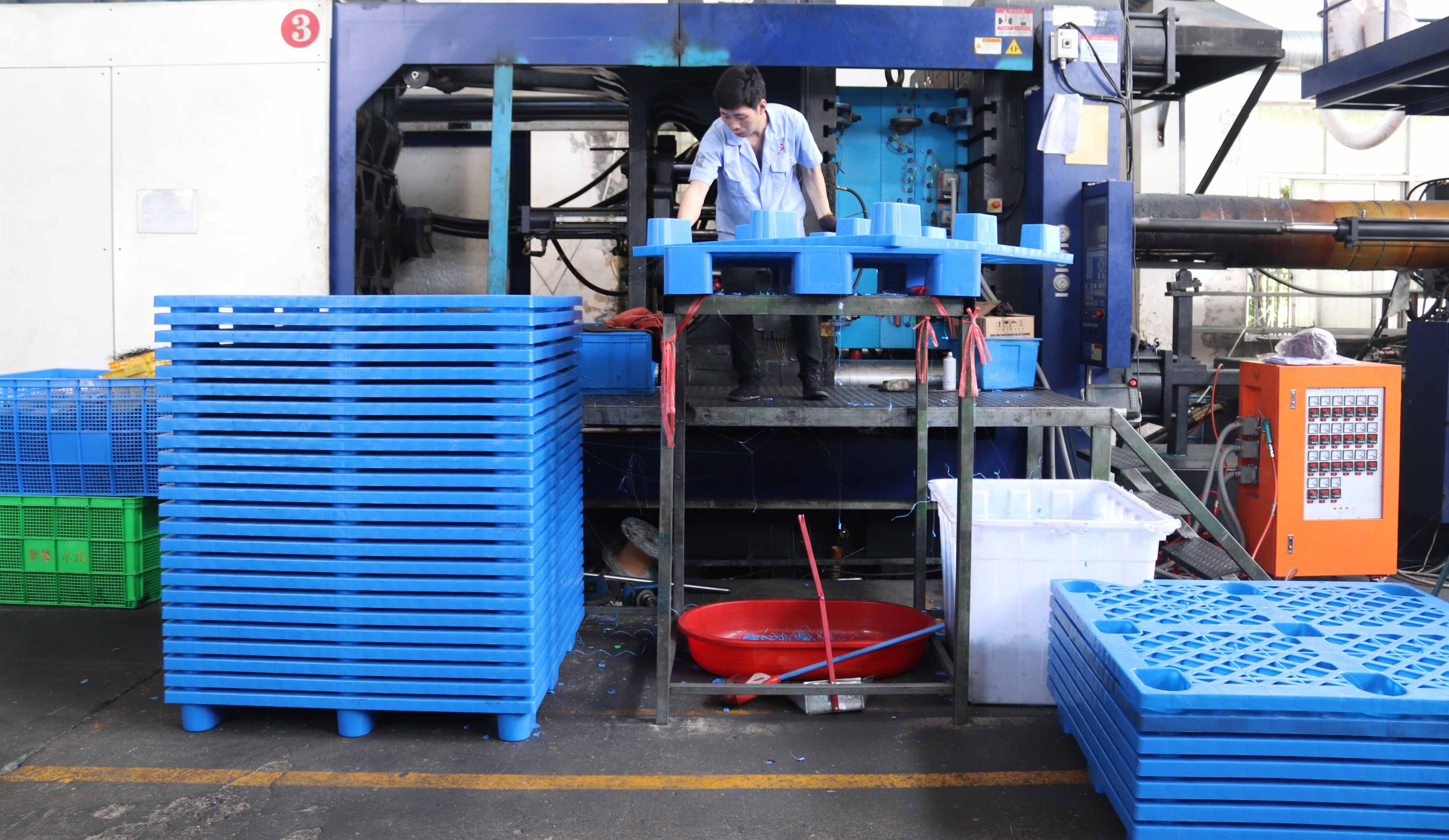 如何選擇塑料托盤優(yōu)質(zhì)廠家價格？