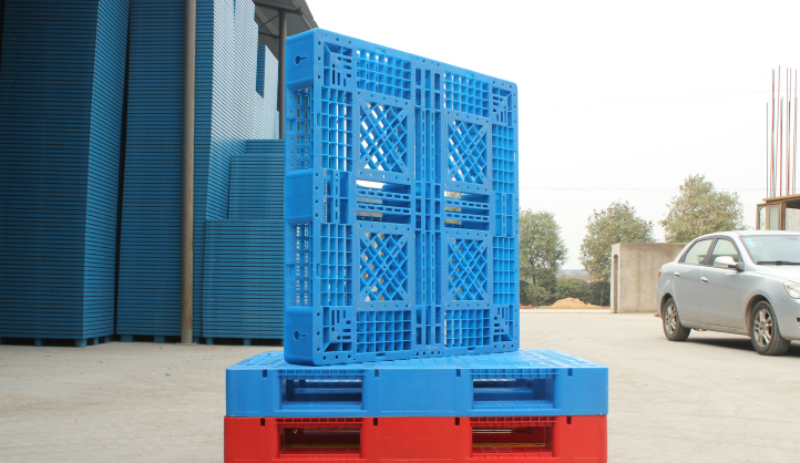 注塑與吹塑塑料托盤(pán)價(jià)格大比拼！