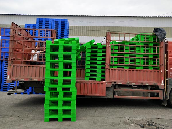 綠色等有顏色塑料托盤(pán)價(jià)格是不是會(huì)很貴？