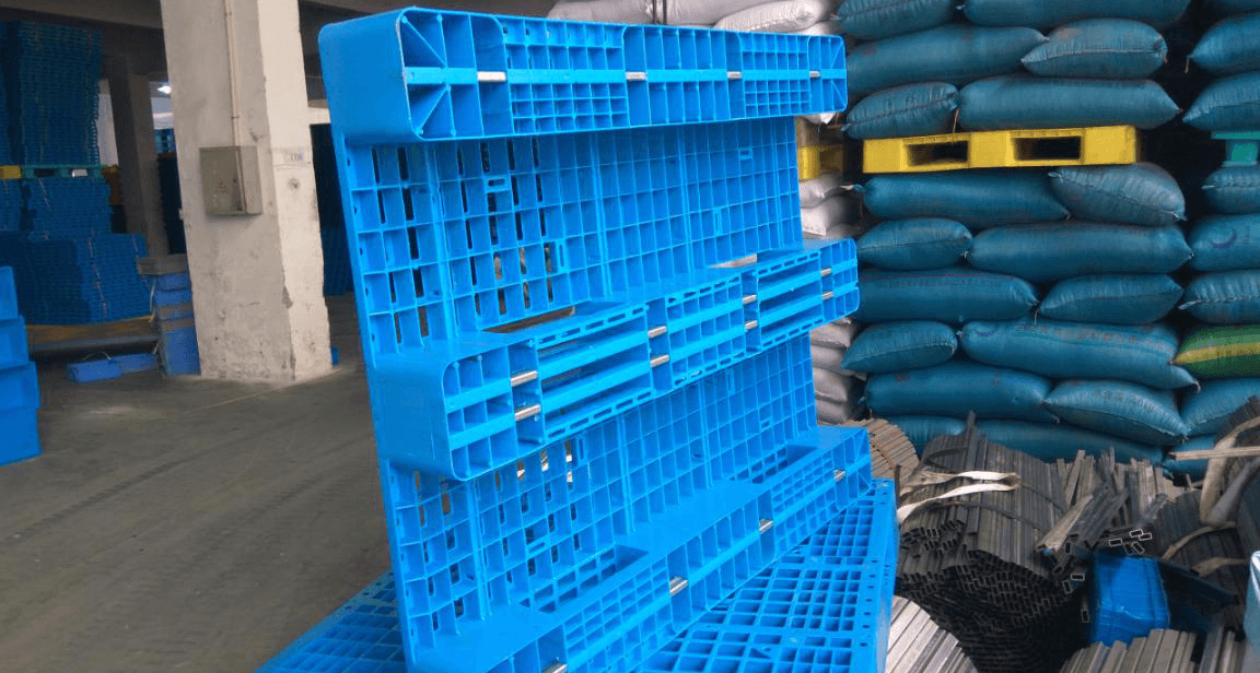 塑料托盤(pán)加鋼管和不加鋼管的區(qū)別？