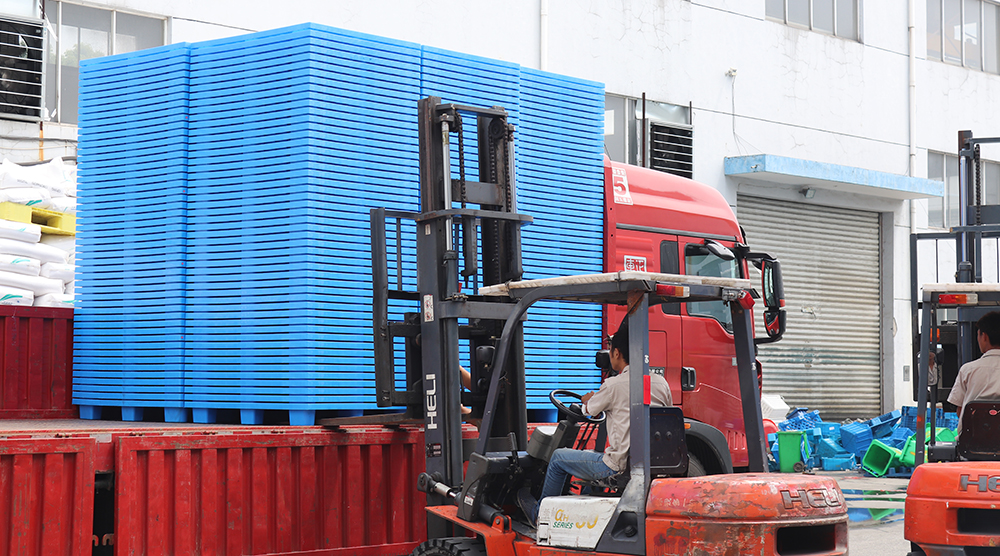 美國(guó)累計(jì)確認(rèn)百萬(wàn)，國(guó)內(nèi)塑料托盤生產(chǎn)廠家應(yīng)該怎么做好外貿(mào)