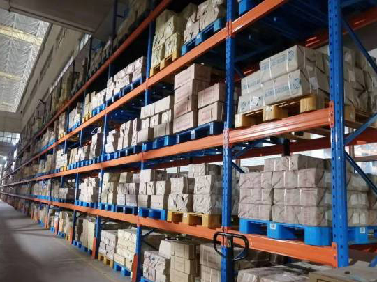 能上貨架能堆碼的塑料托盤是這樣的！