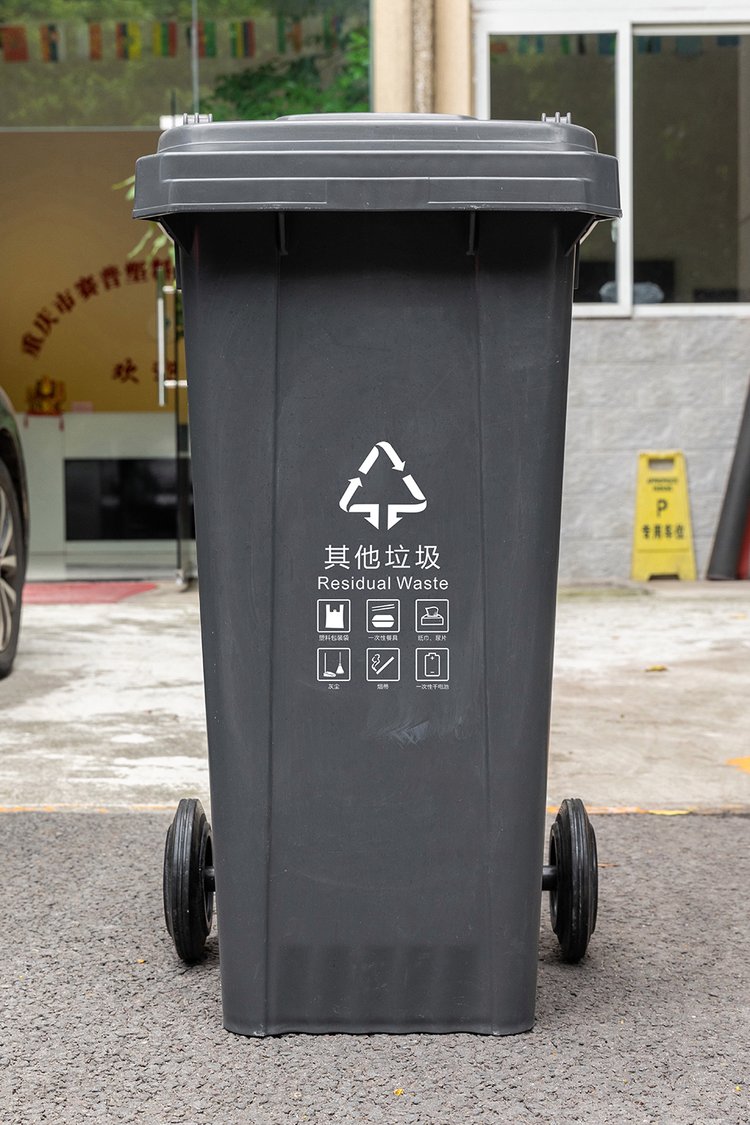 2025社區(qū)環(huán)衛(wèi)垃圾桶行業(yè)：從“末端容器”到“智慧節(jié)點(diǎn)”的升維實(shí)踐